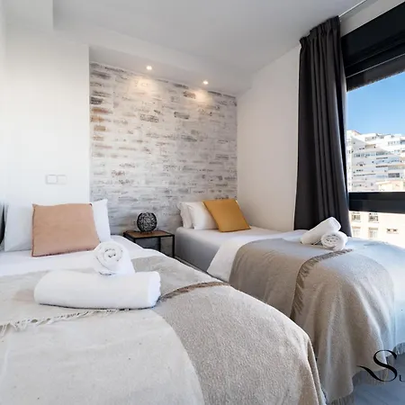 Exquisite 2 Bedroom Apt, Pool, Views 아파트