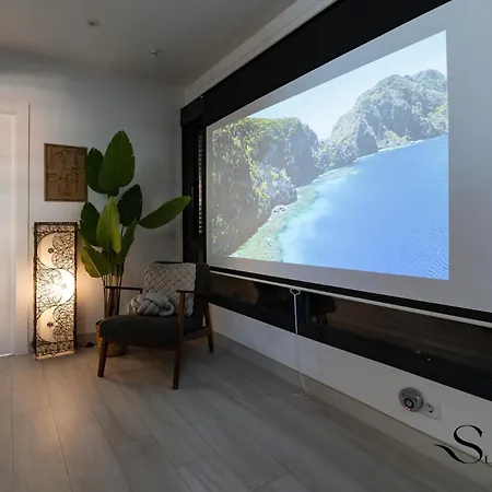 아파트 Exquisite 2 Bedroom Apt, Pool, Views *