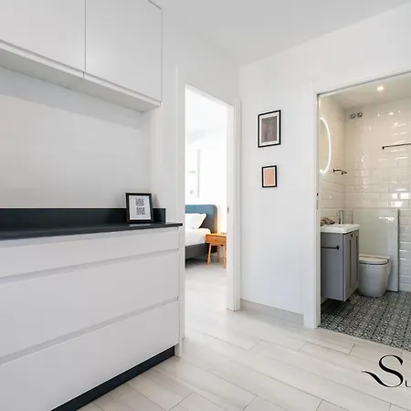 Exquisite 2 Bedroom Apt, Pool, Views 아파트 *