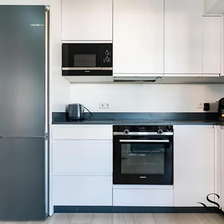 Exquisite 2 Bedroom Apt, Pool, Views * 토레몰리노스