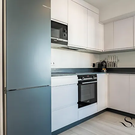 Exquisite 2 Bedroom Apt, Pool, Views Apartamento